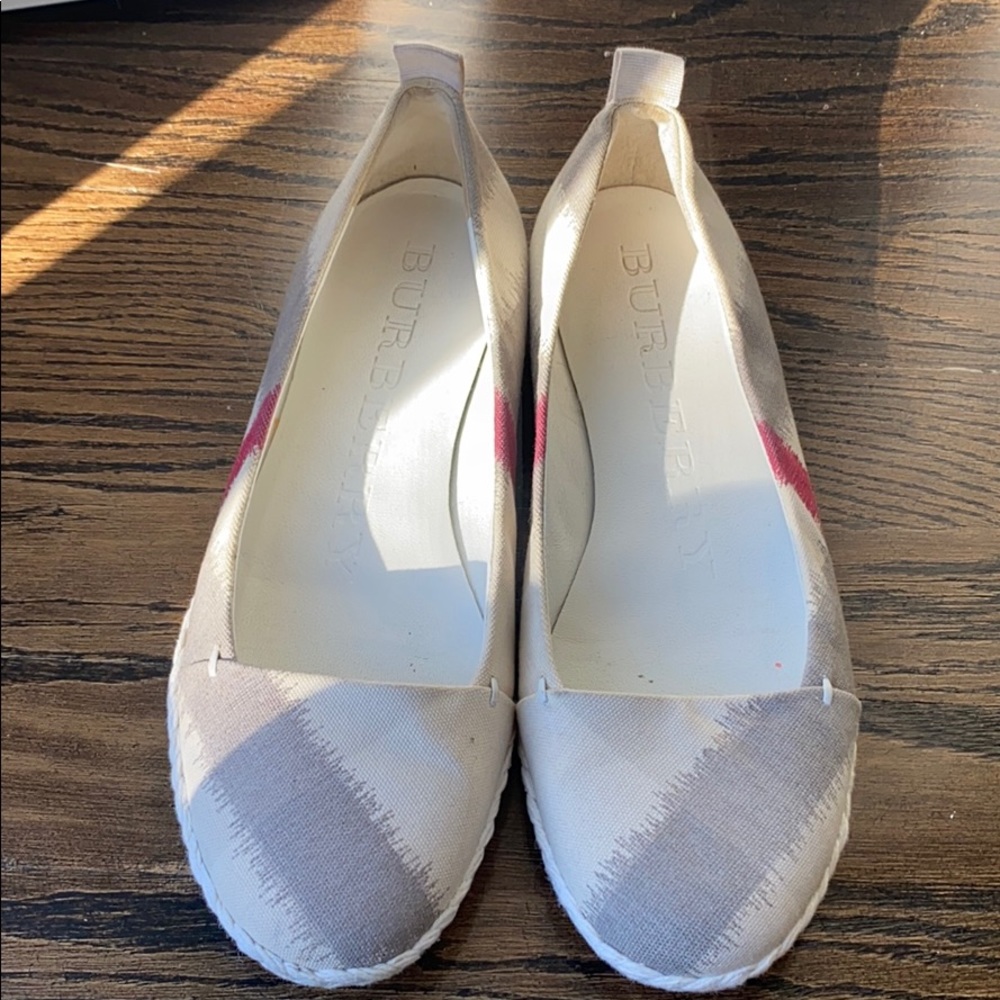 Authentic Burberry flats size 38